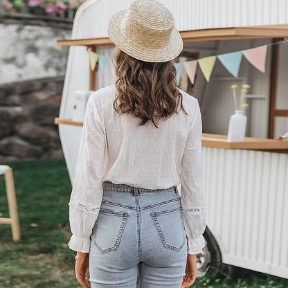 Blusa Rozen Manga Larga con Delicados Volantes y Aplicaciones Bordadas Embellecidas