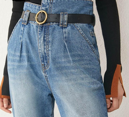 PANTALON JEANS CINTURA ALTA CON BOLSILLO Y PLIEGUE  DE TOBILLO RECTO LIA