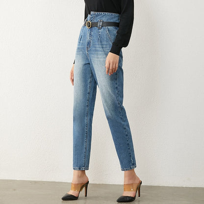 PANTALON JEANS CINTURA ALTA CON BOLSILLO Y PLIEGUE  DE TOBILLO RECTO LIA