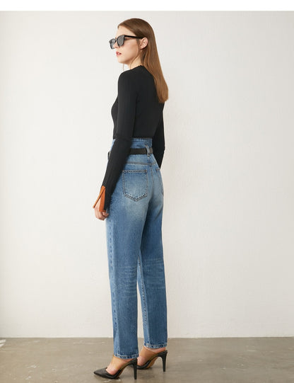 PANTALON JEANS CINTURA ALTA CON BOLSILLO Y PLIEGUE  DE TOBILLO RECTO LIA